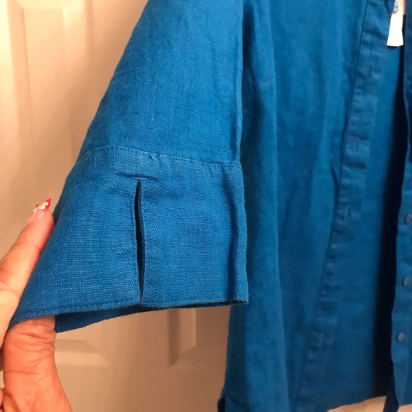 Chico’s beautiful blue button down blouse - Picture 3 of 6